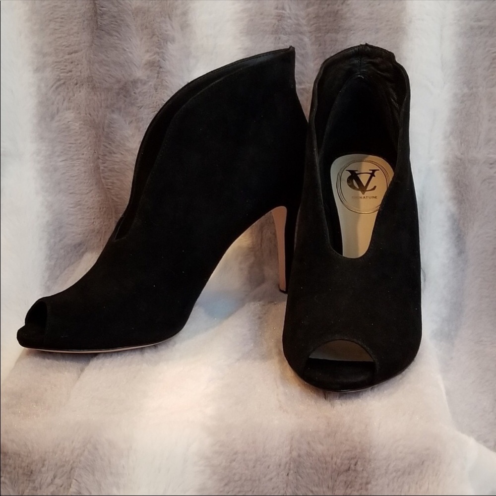VC Signature Ronan suede peep toe shoetie
